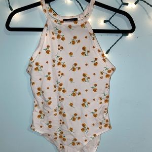 🤍🧡cream/orange floral print bodysuit🤍🧡